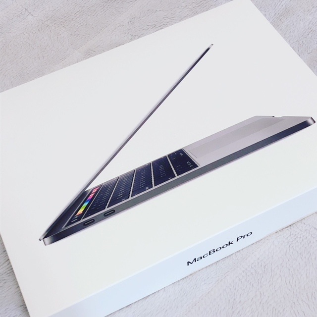 MacBook Proの箱