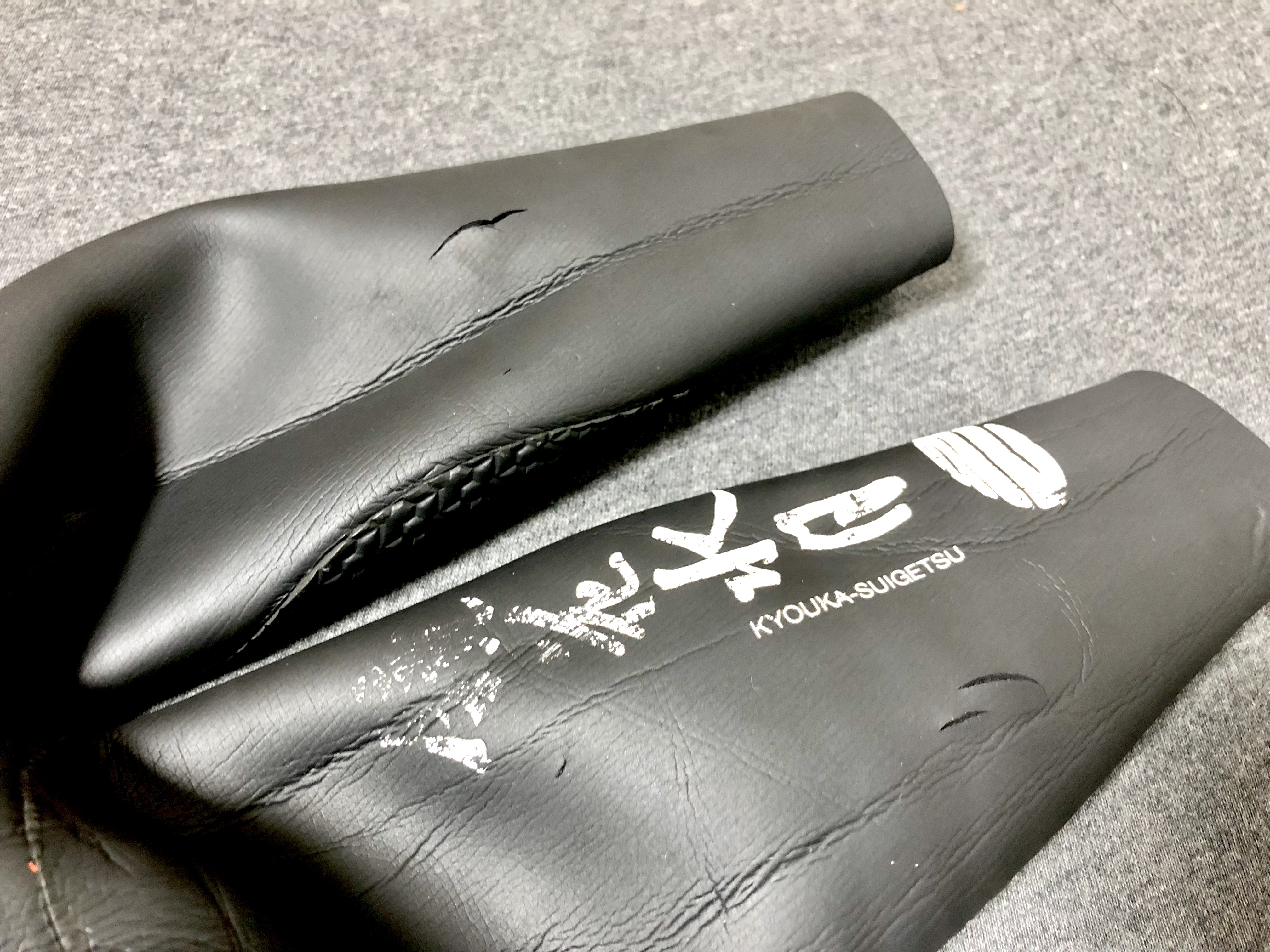 ウェットスーツに穴が！？専用接着剤を用いた修理方法！ | パパトラ！